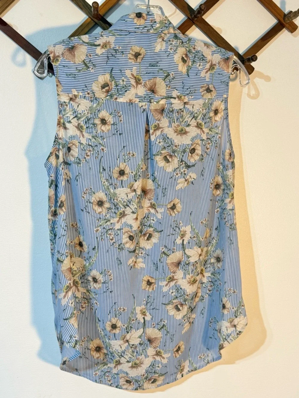 H&M Blouse Women's Sz 6 Blue/White Stripe Floral Hi Low Hem - Picture 5 of 5